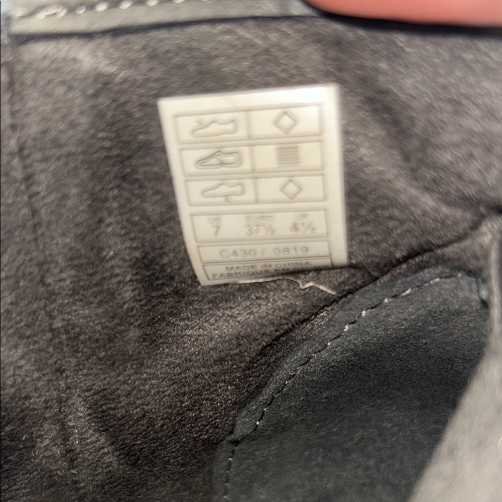 Stylish Gray Ankle Boots - Picture 3 of 5